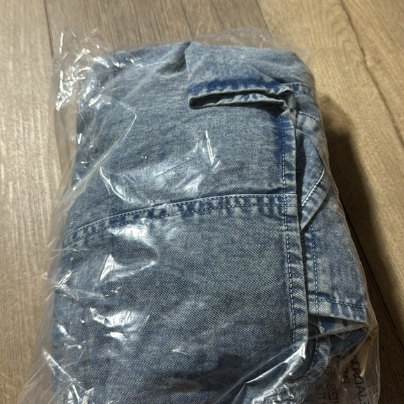 NWT! Anthropologie Let Me Be Flutter-Sleeve Embellished Top - Size Medium 🍬 - Picture 10 of 10